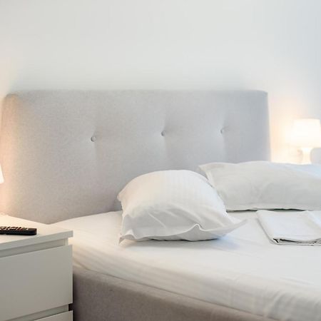 Azure Sea Apartments - Bychoice مامايا المظهر الخارجي الصورة