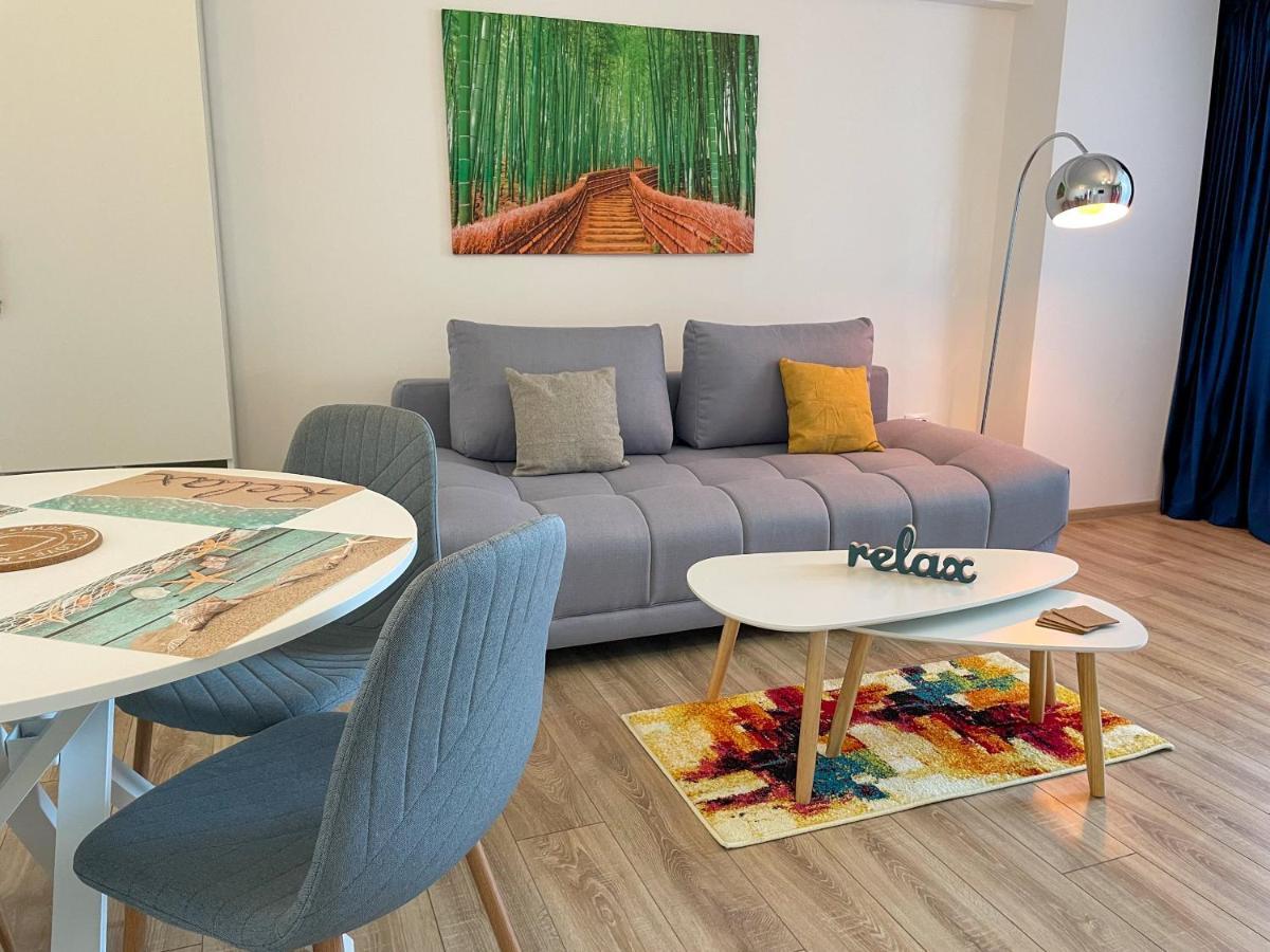 Azure Sea Apartments - Bychoice مامايا المظهر الخارجي الصورة