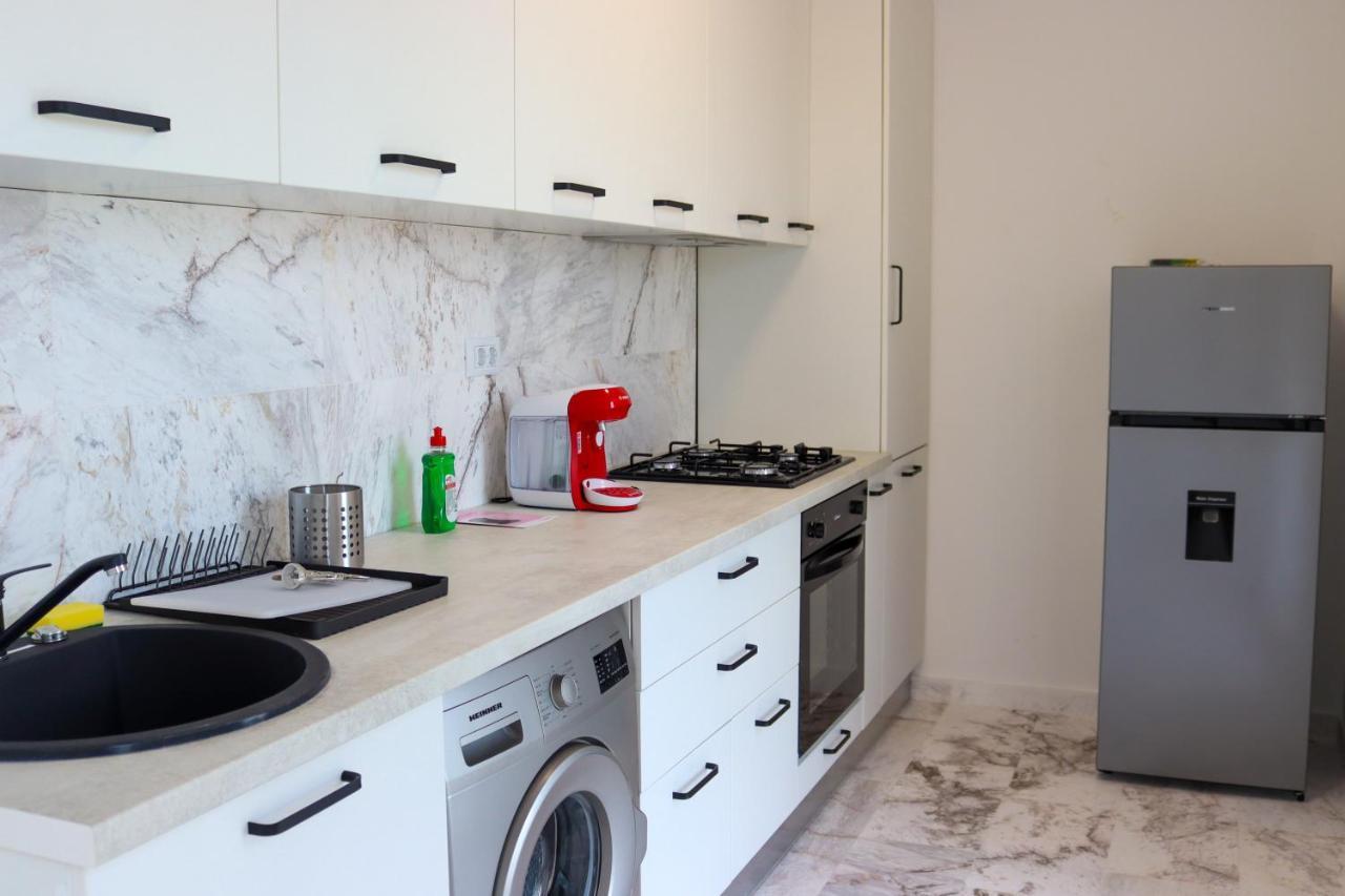 Azure Sea Apartments - Bychoice مامايا المظهر الخارجي الصورة