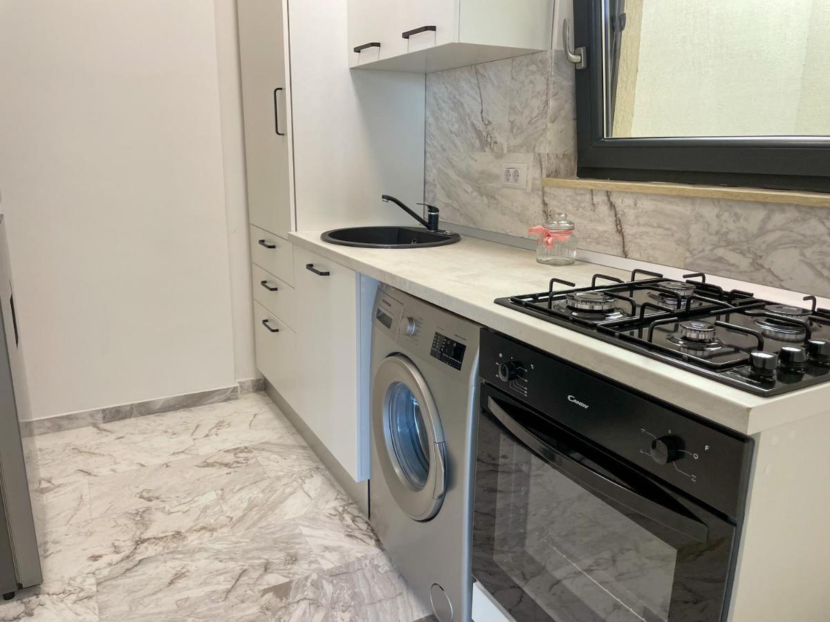 Azure Sea Apartments - Bychoice مامايا المظهر الخارجي الصورة