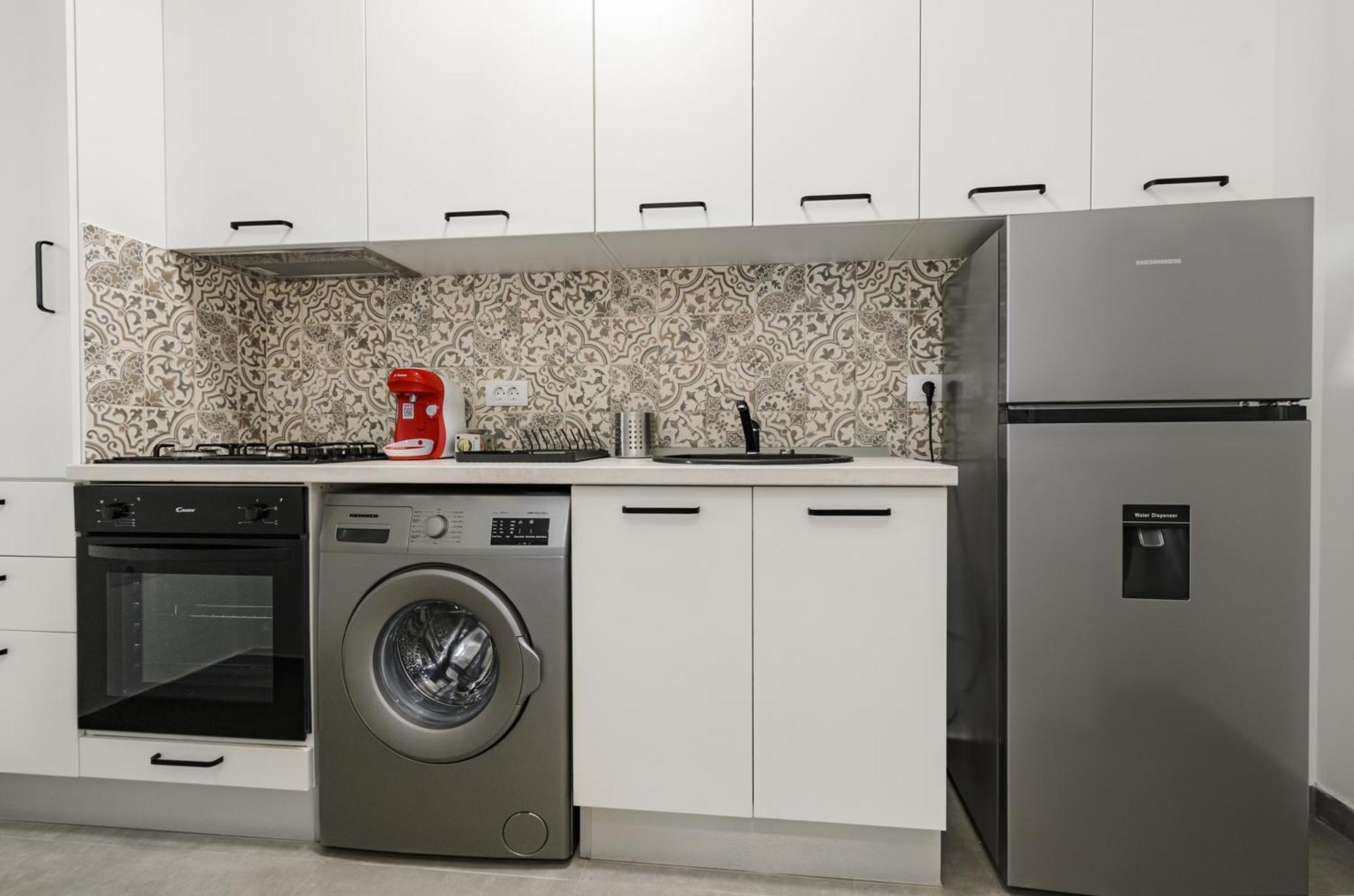 Azure Sea Apartments - Bychoice مامايا المظهر الخارجي الصورة