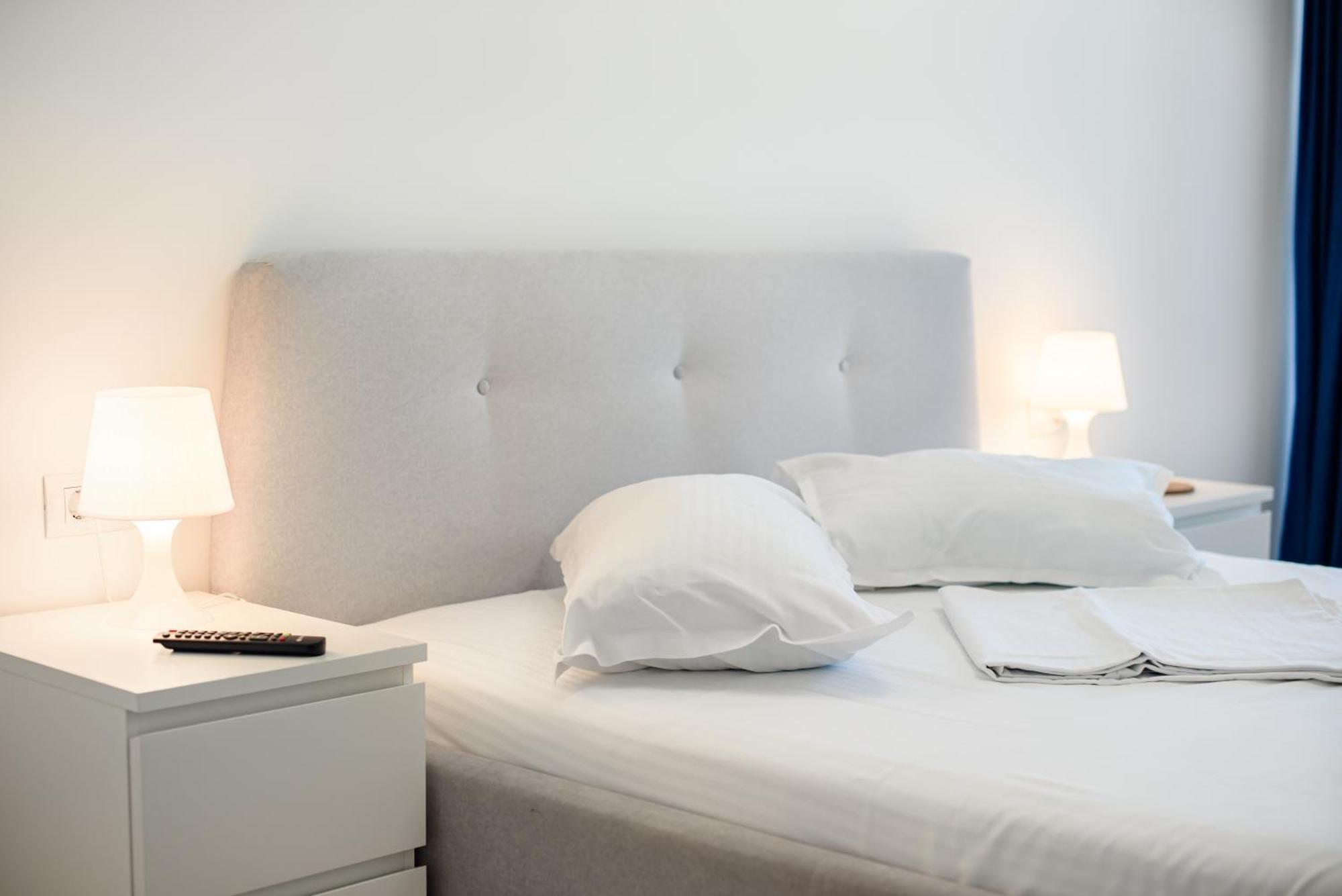 Azure Sea Apartments - Bychoice مامايا المظهر الخارجي الصورة