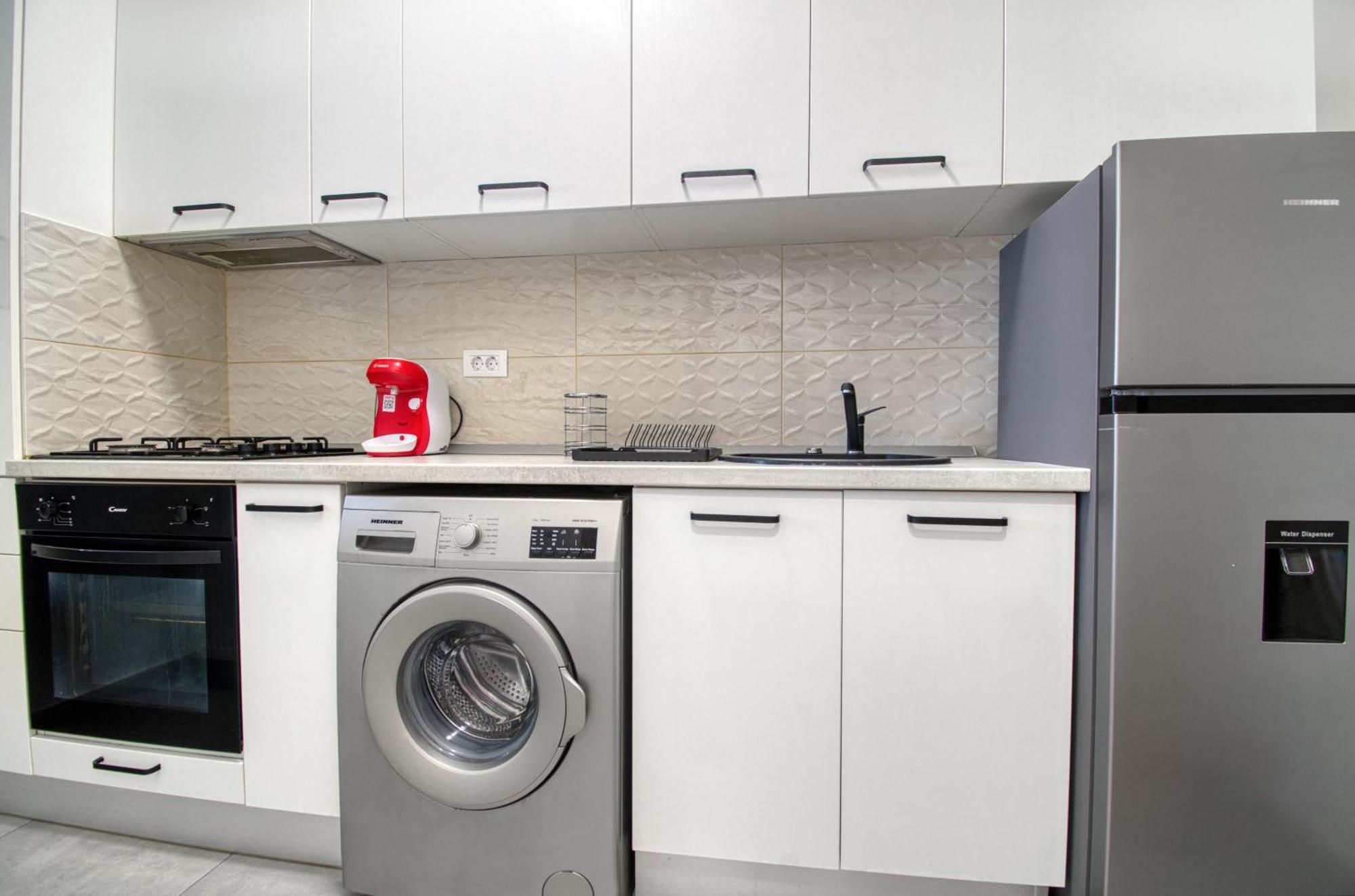 Azure Sea Apartments - Bychoice مامايا المظهر الخارجي الصورة