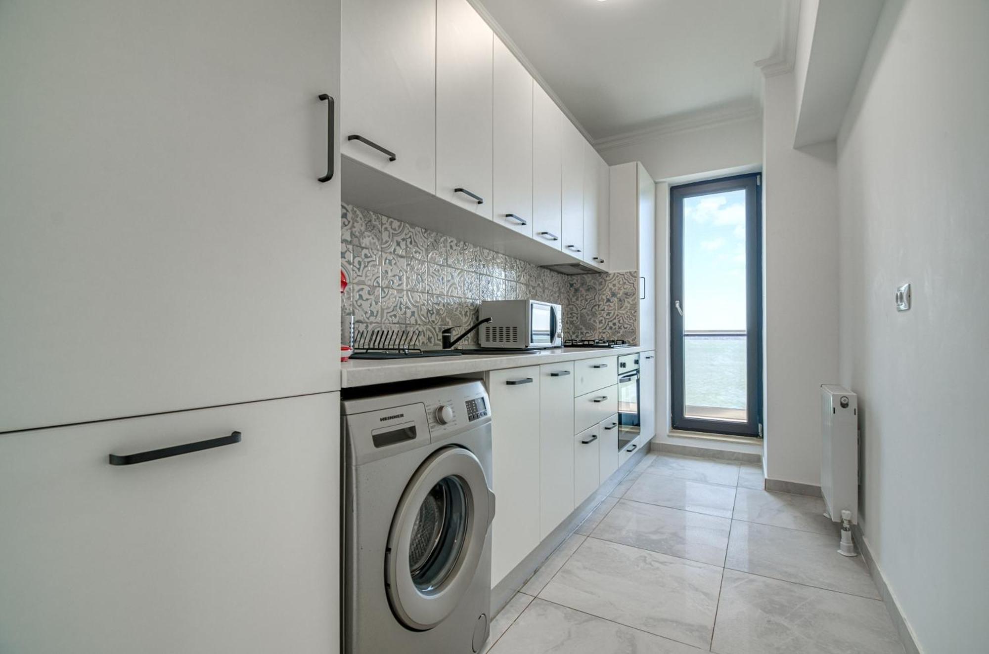 Azure Sea Apartments - Bychoice مامايا المظهر الخارجي الصورة
