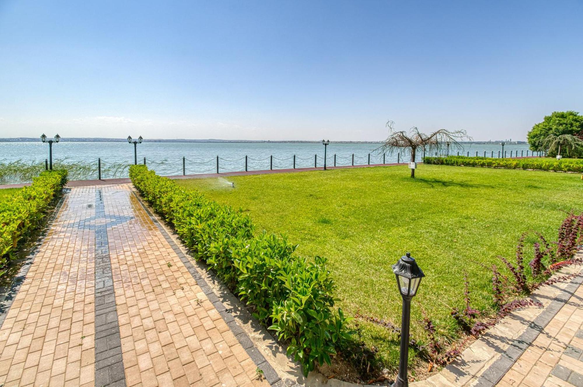 Azure Sea Apartments - Bychoice مامايا المظهر الخارجي الصورة